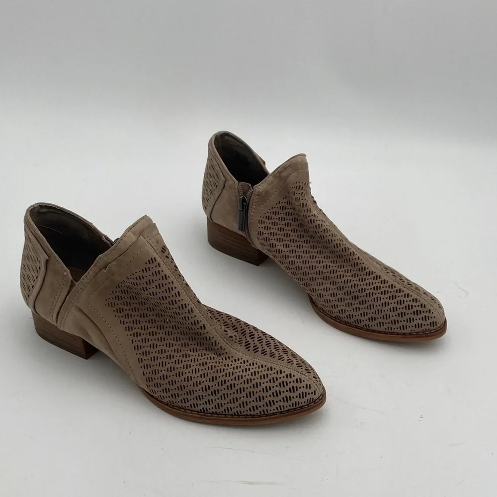 Vince Camuto Taupe Perforated Boots women 9M Casual suede office boho Y2K retro